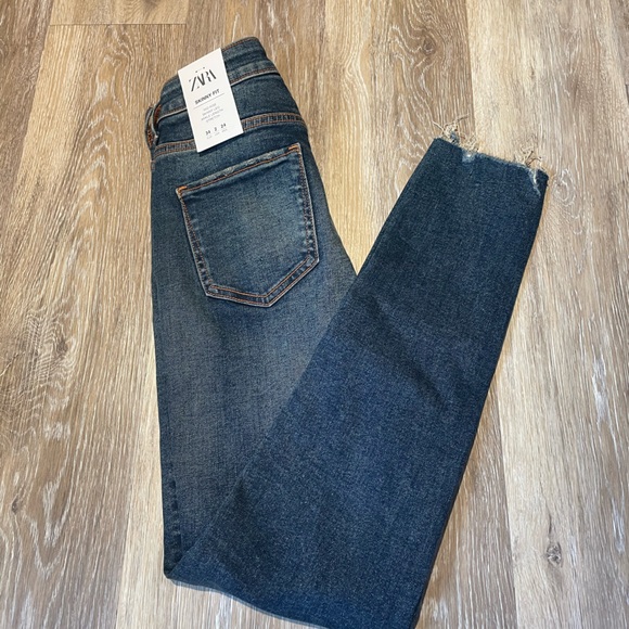 Women’s Zara denim jeans - Picture 3 of 4